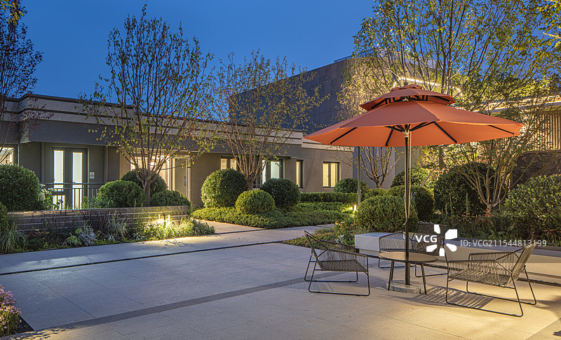 夜晚地产园林示范区美景景观图片素材