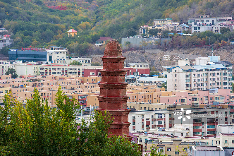 秋日的乌鲁木齐红山公园，乌鲁木齐地标：红山宝塔图片素材