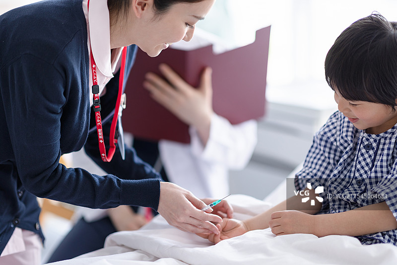 护士和男孩病人图片素材