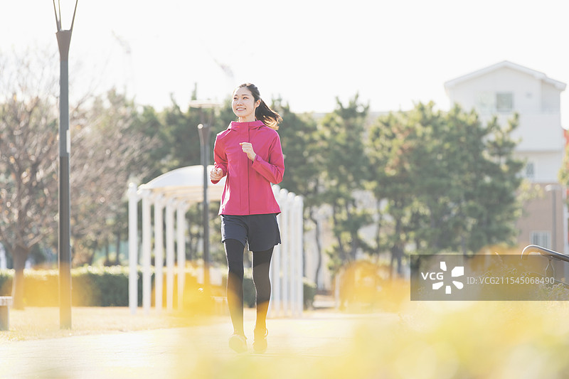 奔跑的女人图片素材