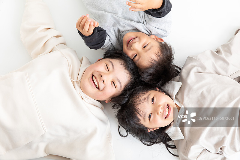 微笑的孩子们图片素材