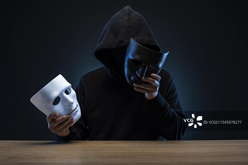 戴面具的男人图片素材