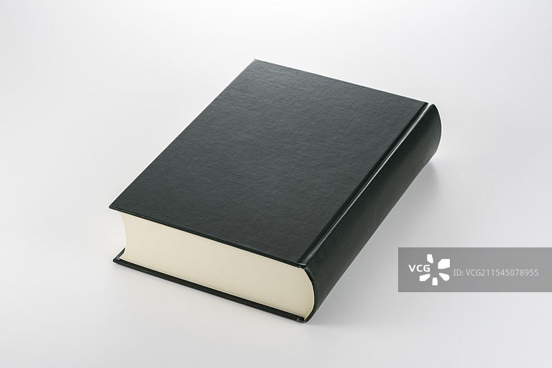 厚厚的书本合上了图片素材