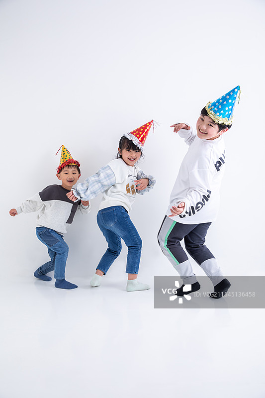 跳舞的孩子图片素材