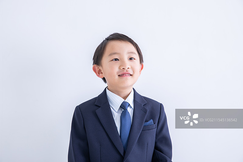 穿着校服的男孩图片素材