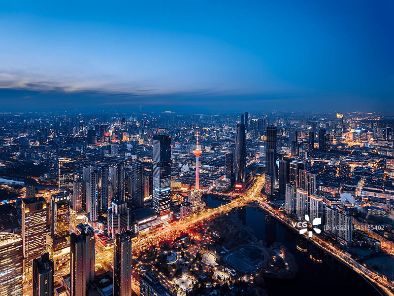 中国辽宁沈阳青年大街彩电塔城市夜景航拍图片素材