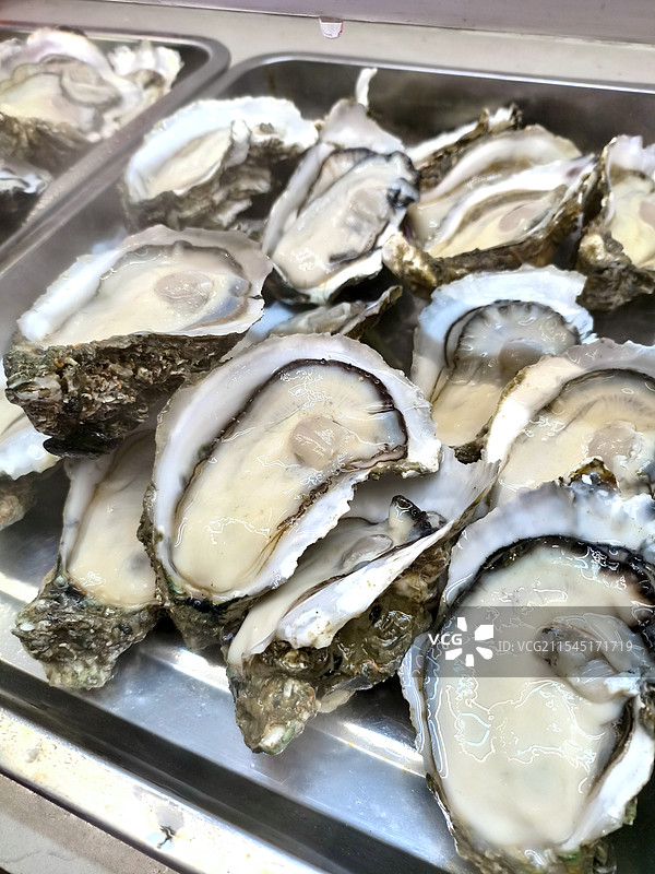 广东湛江吴川新世界广场夜市生蚝图片素材