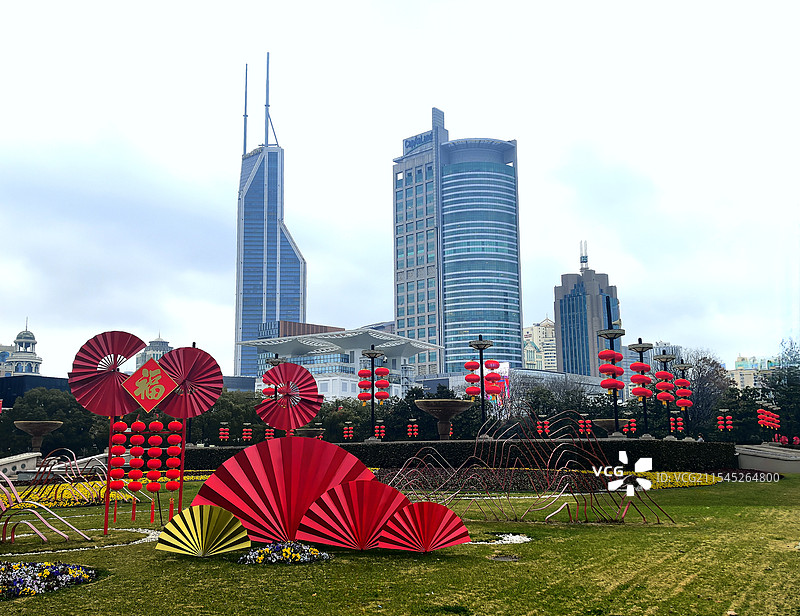 任务投稿：年味.春节主题内容之春节城市氛围.新年景观（上海人民广场）图片素材