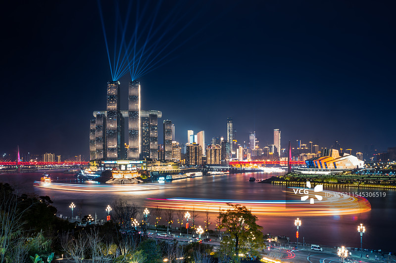 重庆朝天门两江交汇城市风光图片素材