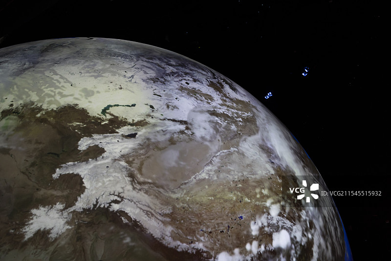 黑色背景下的地球特写镜头图片素材