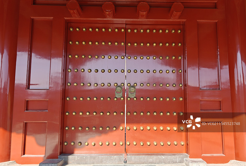 太庙九路门钉朱红色大门图片素材