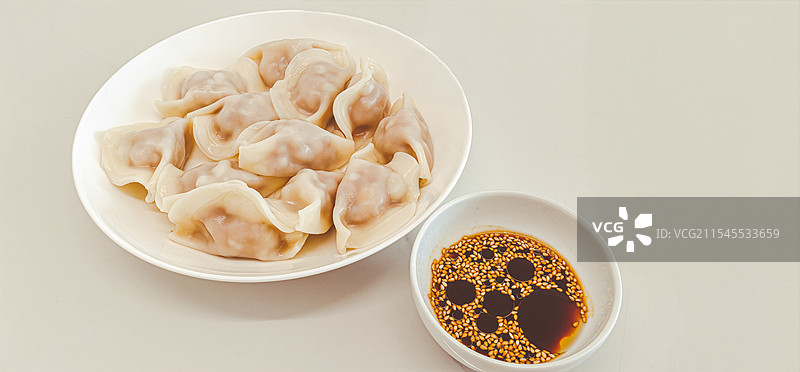 盘子里的饺子图片素材