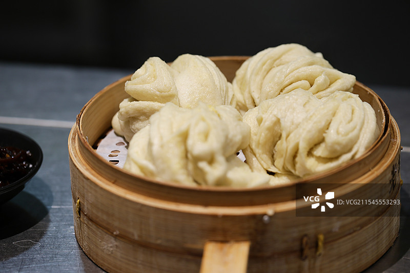 内蒙古呼和浩特美食组图烧烤烧麦奶皮子羊尾骨肚包肉图片素材