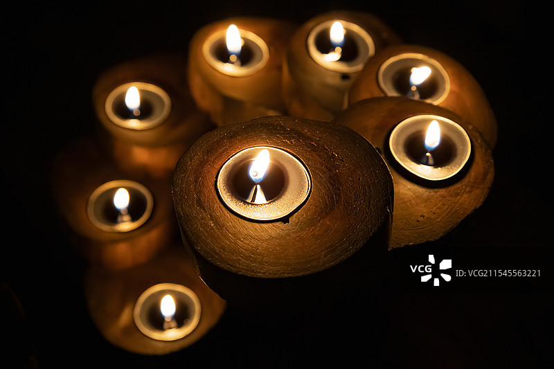 八盏烛台 烛光图片素材