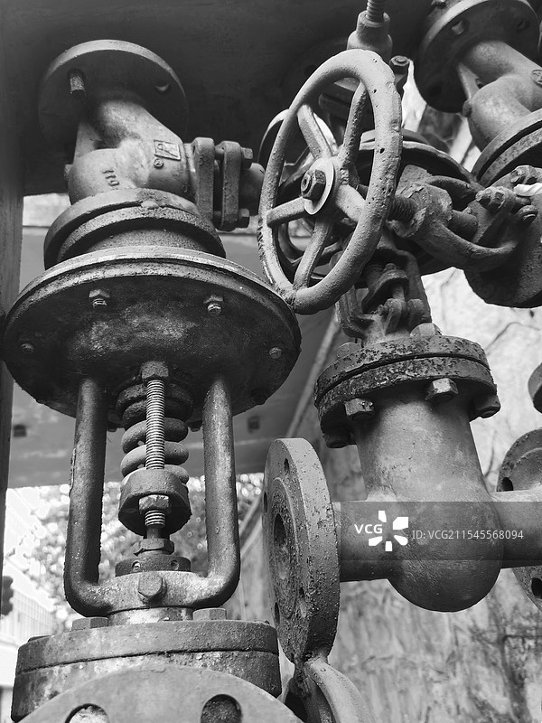 广州番禺紫坭糖厂的金属阀门图片素材