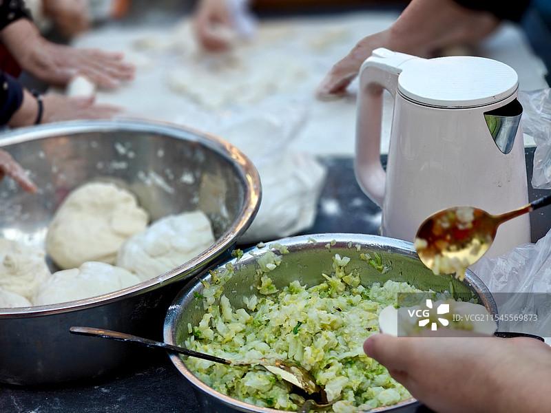 除夕永定客家土楼体验小吃制作图片素材