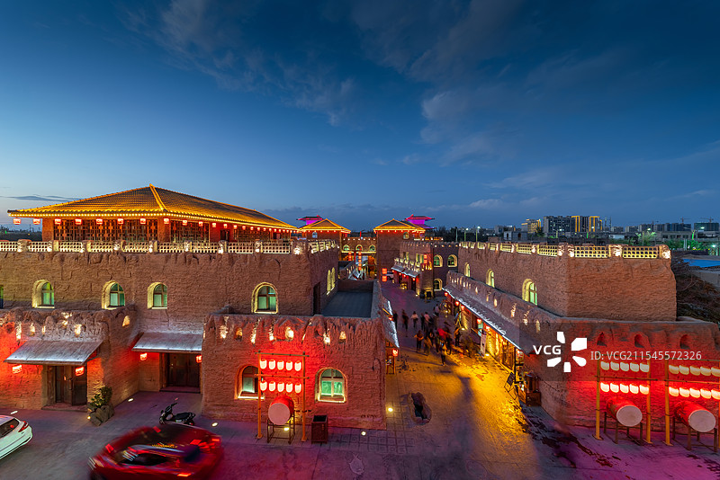 新疆吐鲁番老城商业街图片素材