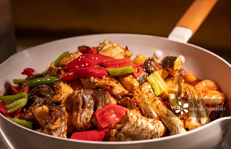 彩椒炒鱼块基围虾图片素材