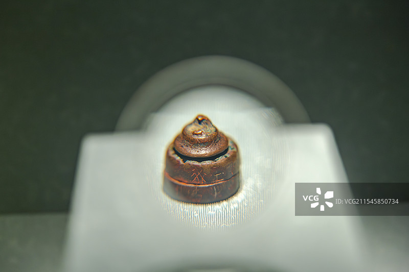 北京故宫博物院大道之行儒家文化特展文物战国时期生字错金干支仪图片素材