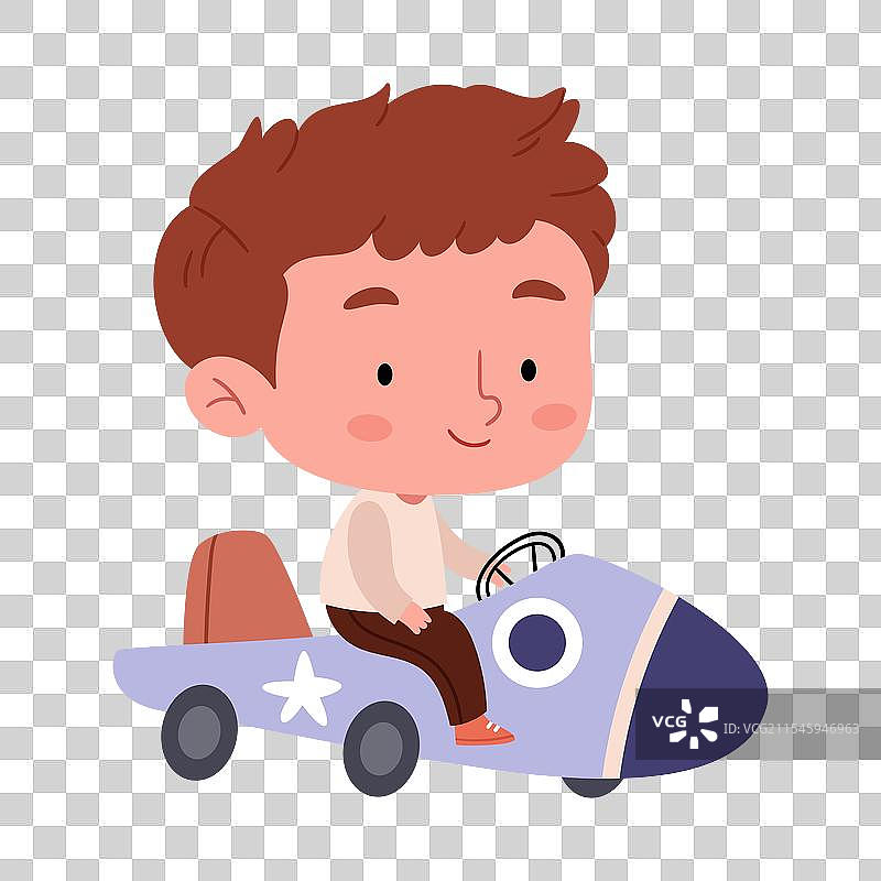 可爱的学龄前男孩坐在玩具火箭车上，像个宇航员一样。图片素材