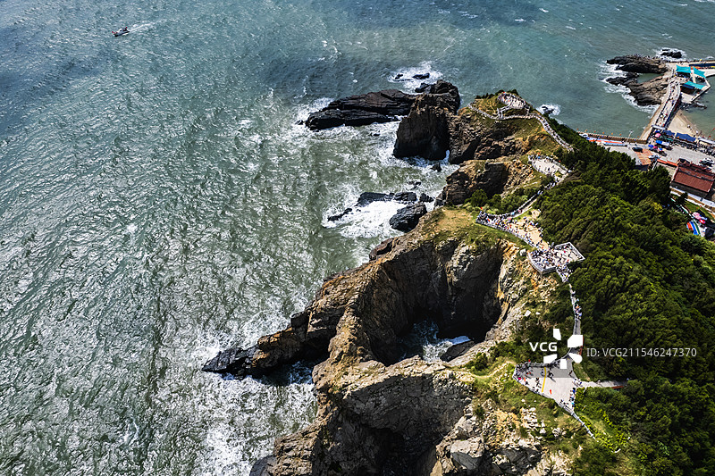 航拍福建平潭岛海蚀悬崖风景图片素材