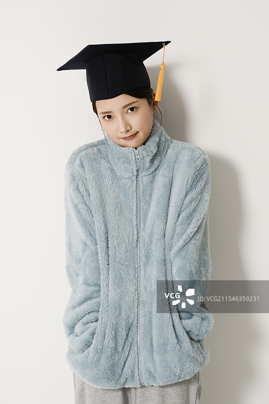 戴着毕业帽的学生图片素材