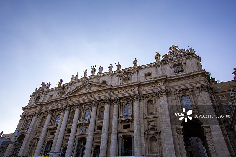梵蒂冈圣彼得大教堂建筑外景图片素材