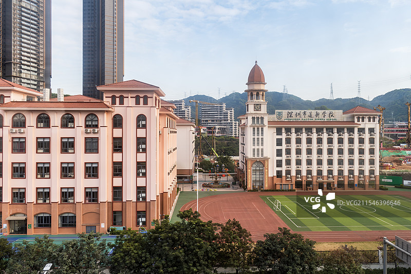 高视角拍摄下学校图片素材