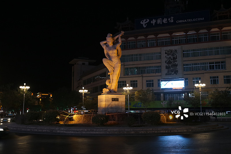 大西北甘肃酒泉敦煌旅行之鸣沙山月牙泉图片素材