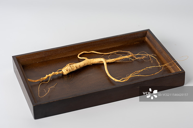 白底上的人参特写图片素材