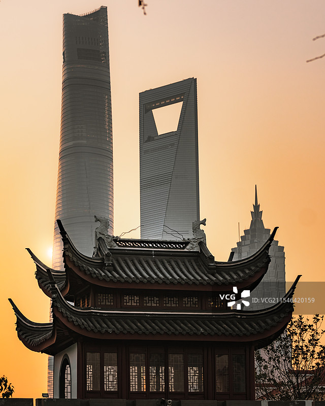 Shanghai temple at Sunset图片素材