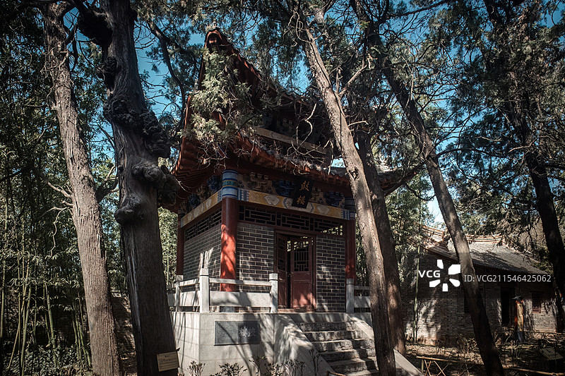河南省平顶山市郏县小峨眉山下三苏园中广庆寺图片素材