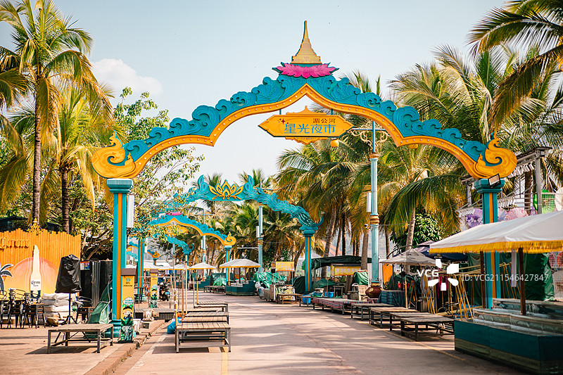 云南西双版纳景洪告庄西双景大金塔星光夜市湄公河六国水上市场图片素材