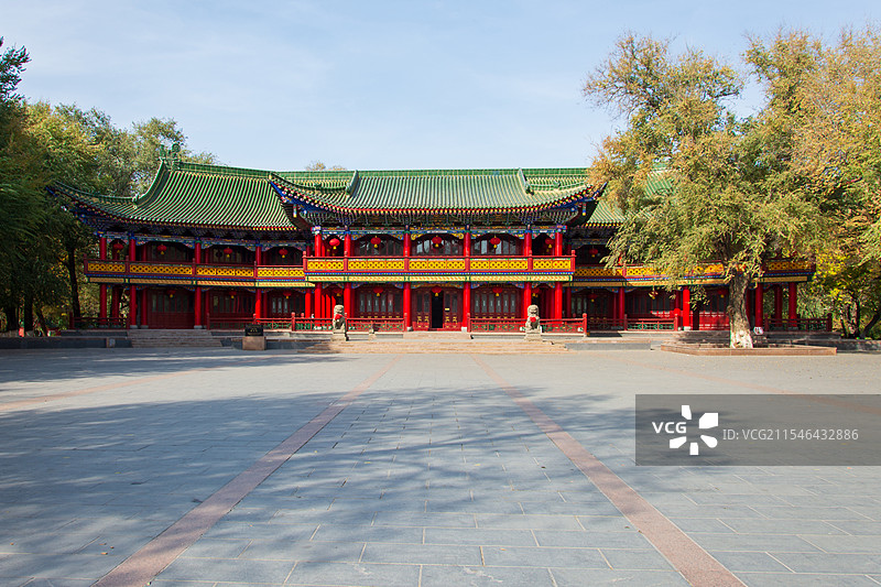 乌鲁木齐人民公园秋景：朝阳阁图片素材