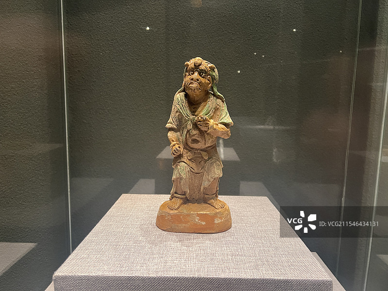 重庆奉节李家坝遗址出土北宋三彩镇墓俑图片素材