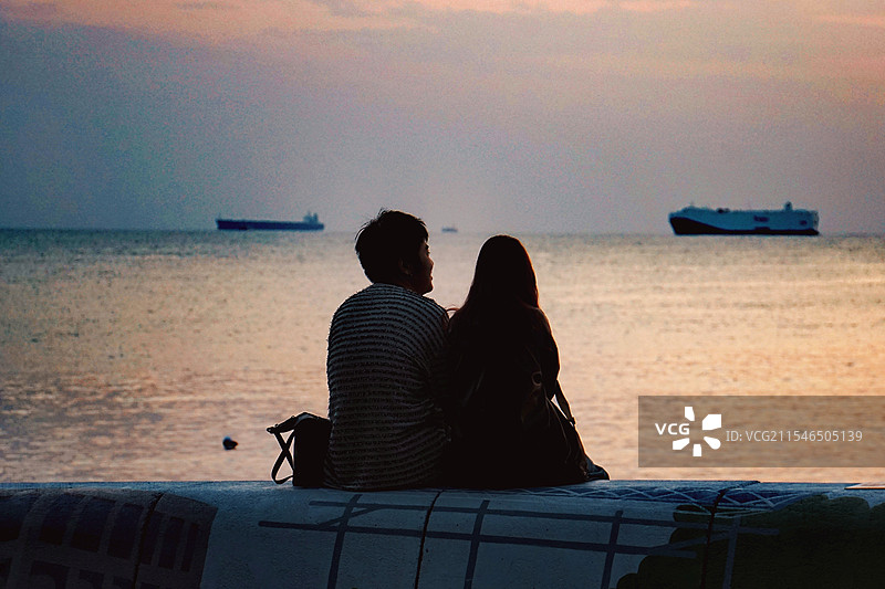 享受夕阳图片素材