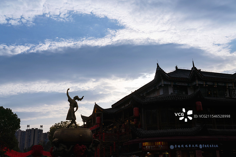 土家女儿城风景 4A景区，首批国家级夜间文化和旅游消费集聚区图片素材
