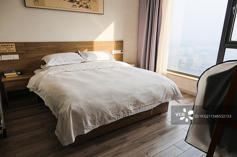 句容茅山顶宫观日悬崖民宿图片素材