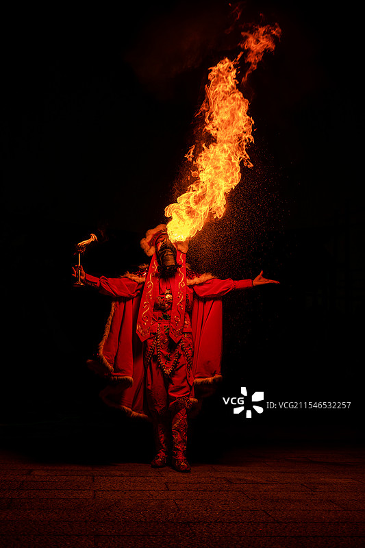厦门老院子脸谱喷火.图片素材