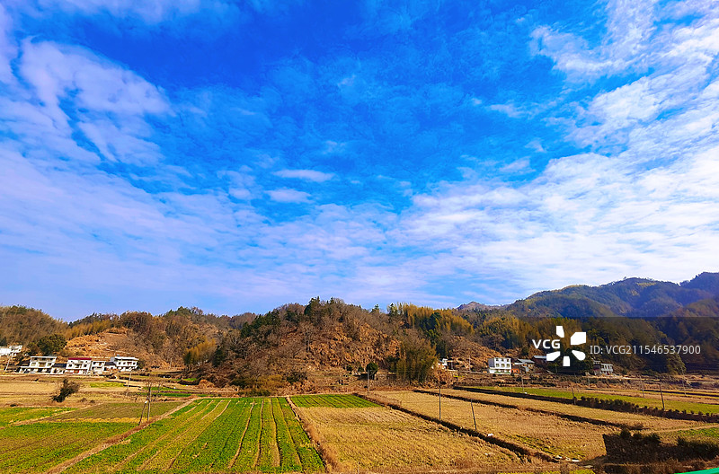 《故乡的云》拍摄于安徽省太湖县天华镇。图片素材