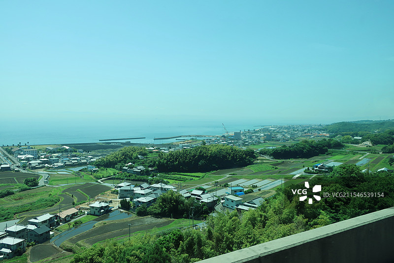 日本兵库县淡路岛，从高速公路上眺望淡路市图片素材