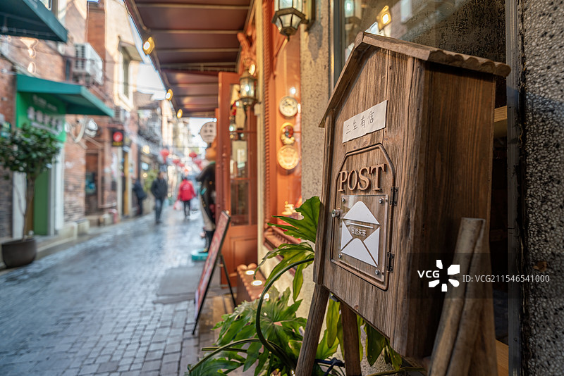 上海田子坊的传统建筑与巷道图片素材