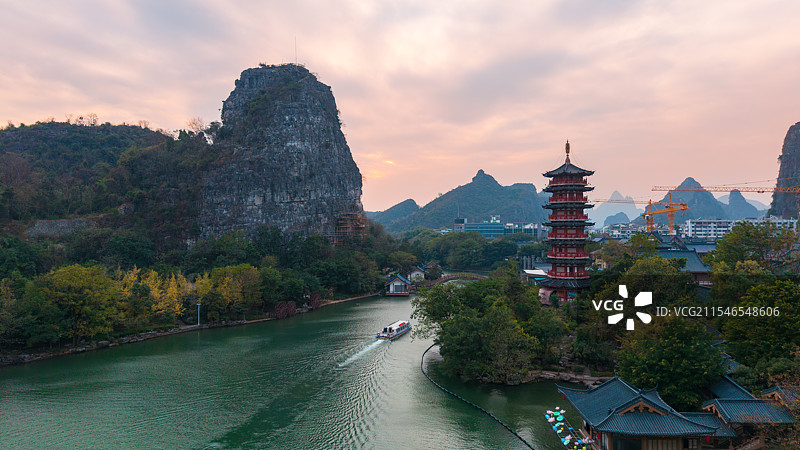 广西桂林风光：木龙湖景区-木龙塔图片素材