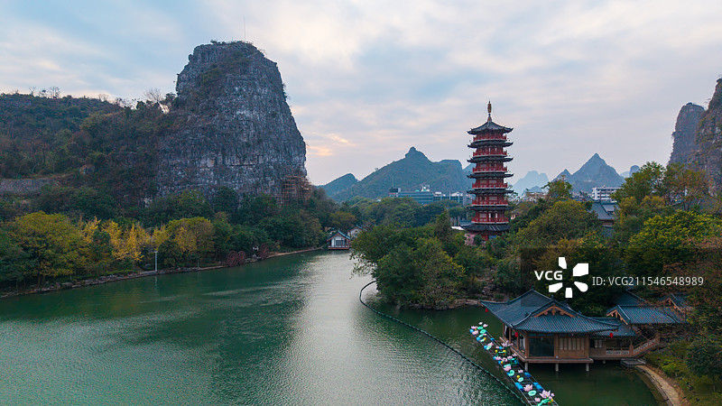 广西桂林风光：木龙湖景区-木龙塔图片素材
