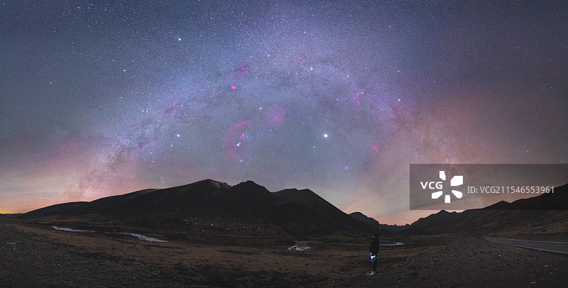 冬季莲宝叶则星空银河图片素材