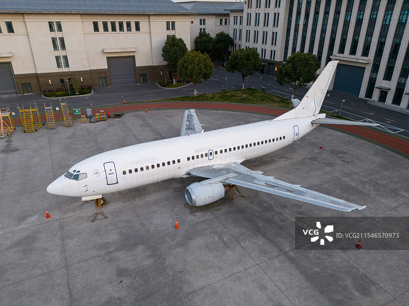 上海东方航空青浦培训基地波音737-300飞机航拍图片素材