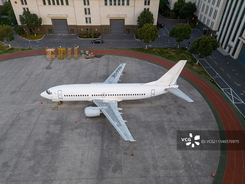 上海东方航空青浦培训基地波音737-300飞机航拍图片素材