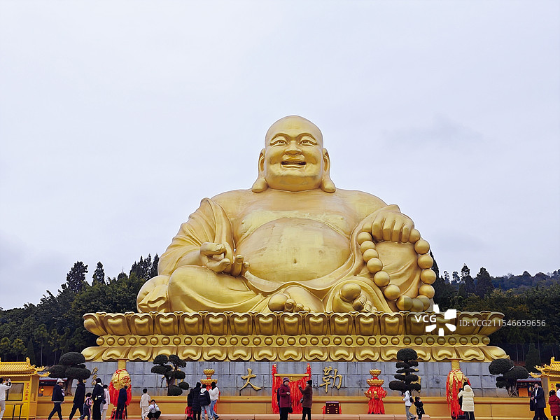 云南弥勒市锦屏山弥勒大佛图片素材