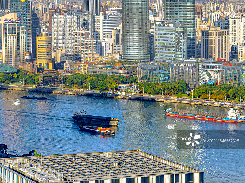 白玉兰广场 国客中心 上海北外滩城市建筑图鉴 黄浦江畔金融航运CBD 虹口滨江绿地图片素材