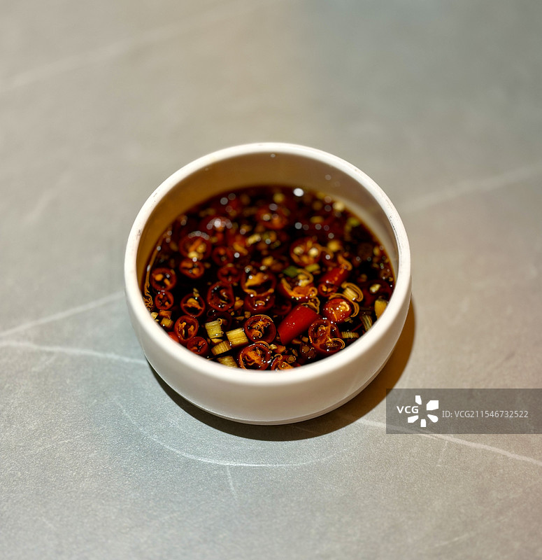 美味中餐特色美食 烹调调料 海鲜酱油辣椒油 酱汁 桌上食物图片素材